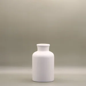 Small cream decorative piece/vase - 12.9cm