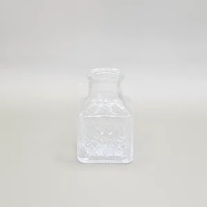 Small clear glass flower vase - 6.9cm
