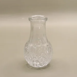 Small clear glass flower vase - 6.8cm