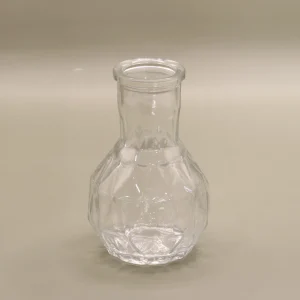 Small clear glass flower vase - 8cm