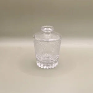 Small clear glass flower vase - 10cm