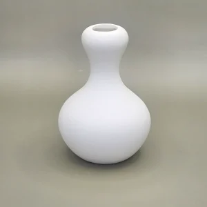 Small white ceramic flower vase - 9.8cm