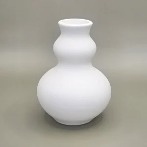 Small white ceramic flower vase - 10.4cm